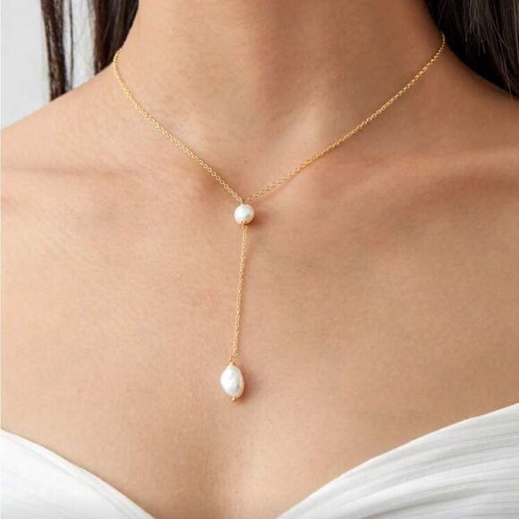 Anthropologie Jewelry - Gold Pearl Necklace Q787